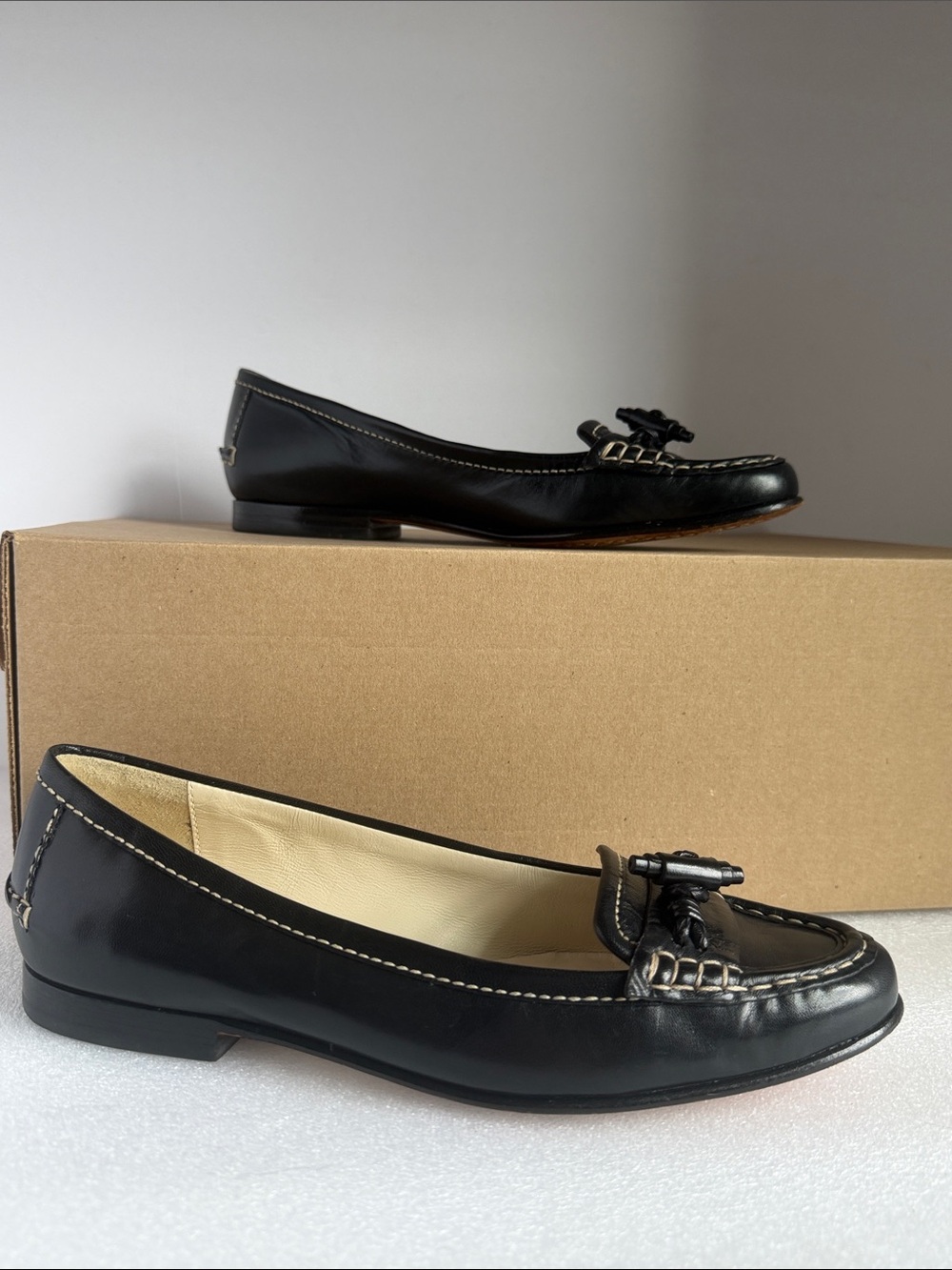 COLE HAAN Black Leather Tassel Loafers Contrast Stitching Flats Women’s 5.5 - Picture 3 of 16